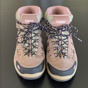 Hi-Tec Bandera Mid-Rise Waterproof Hiking Boot